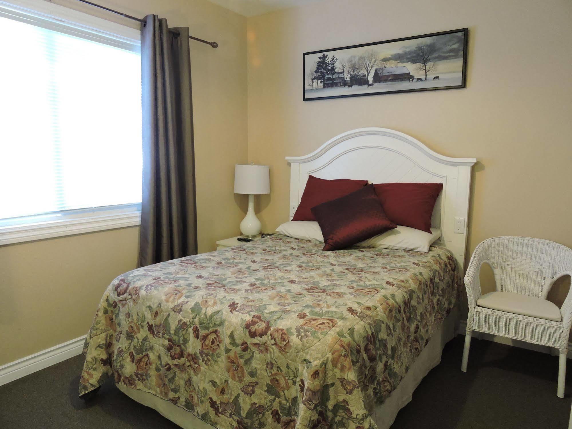 Bethel-Aspen Inn Bonnyville Екстериор снимка