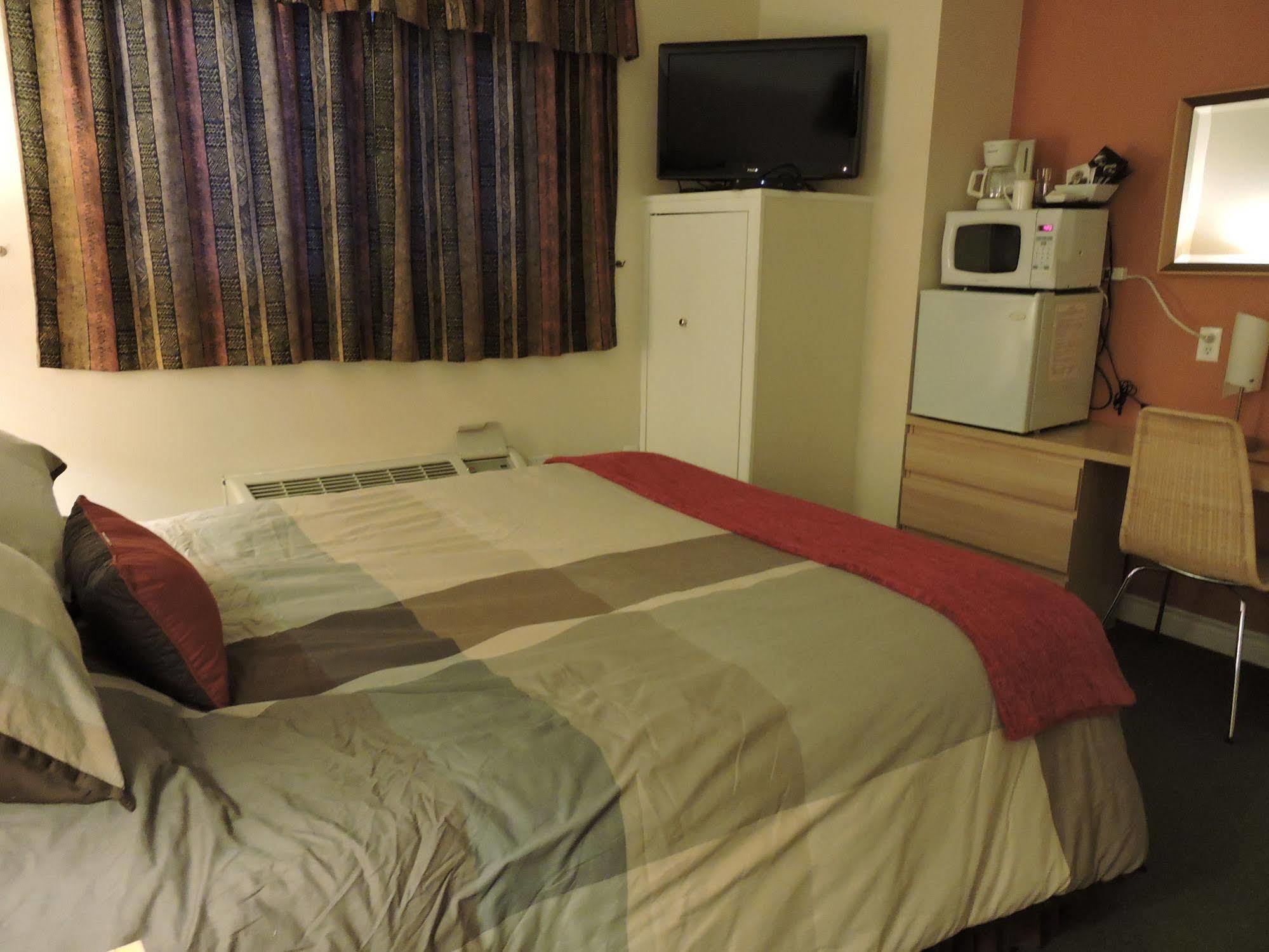 Bethel-Aspen Inn Bonnyville Екстериор снимка