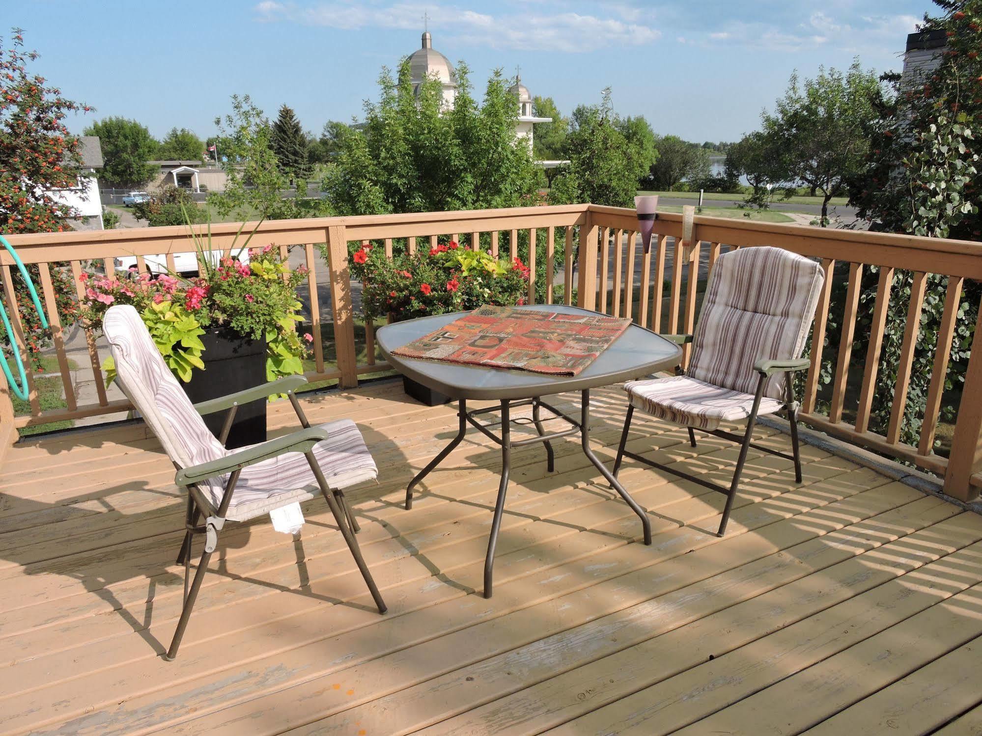 Bethel-Aspen Inn Bonnyville Екстериор снимка