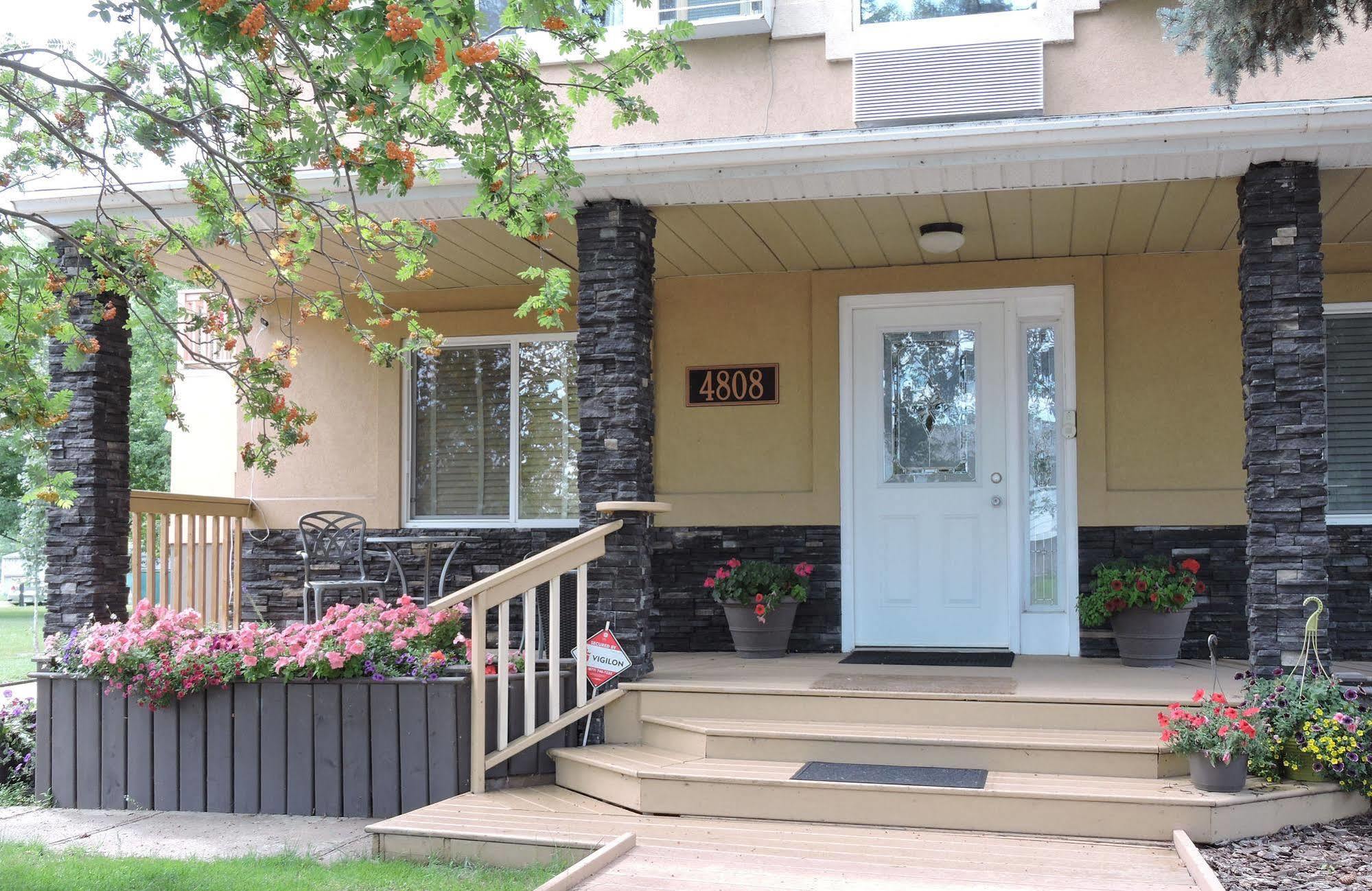 Bethel-Aspen Inn Bonnyville Екстериор снимка
